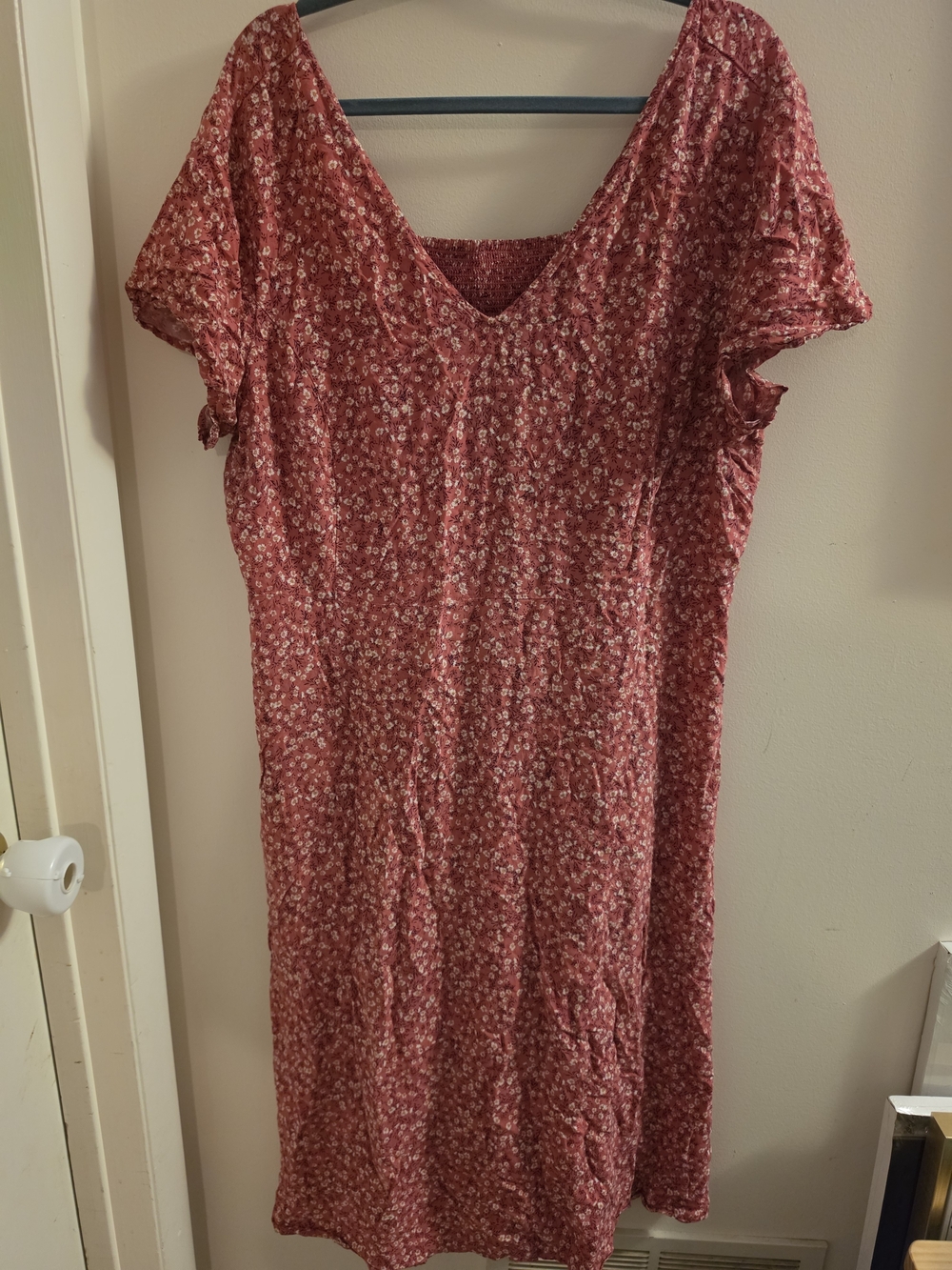 Old Navy Dusty Rose Floral V-Neck Midi Dress